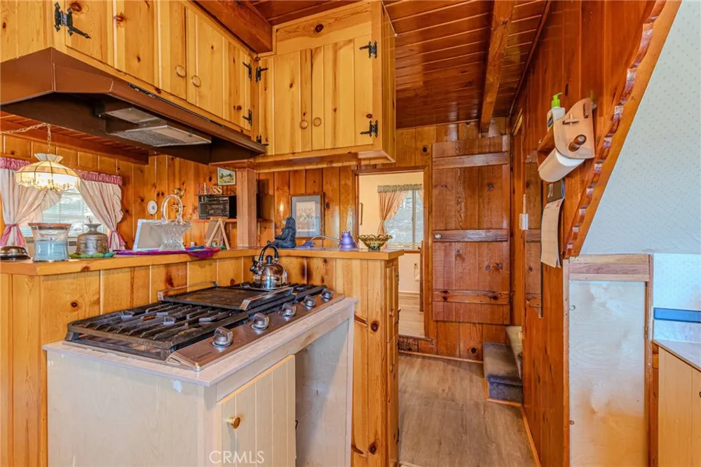 1223 Bear Springs Rimforest, CA 92378