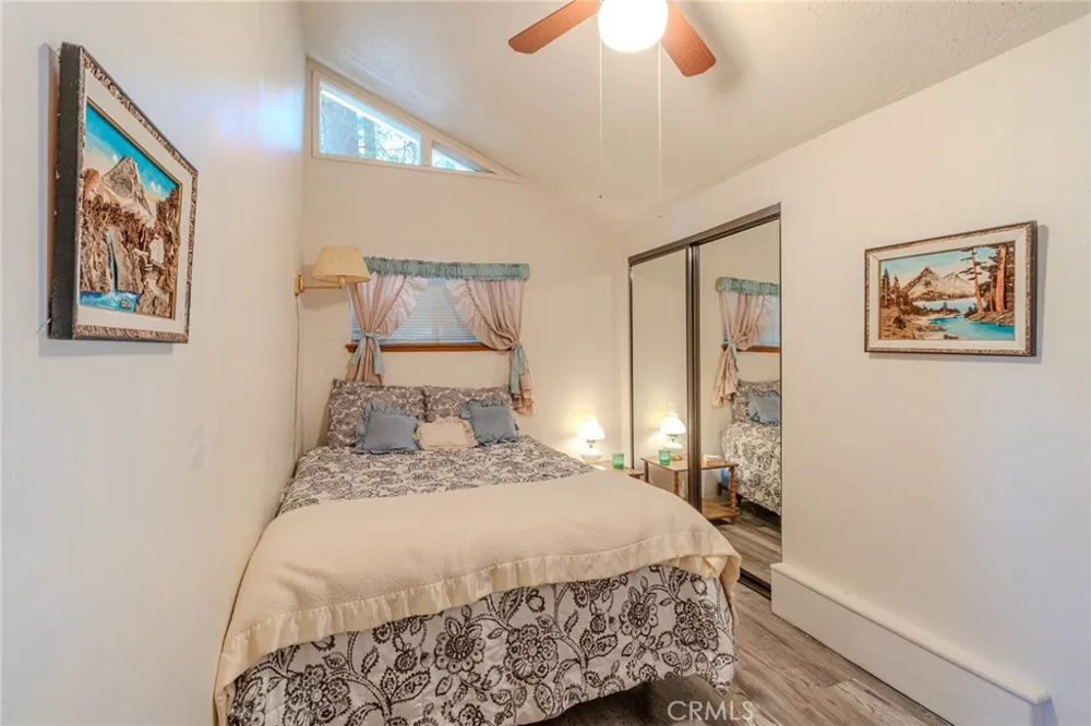 1223 Bear Springs Rimforest, CA 92378