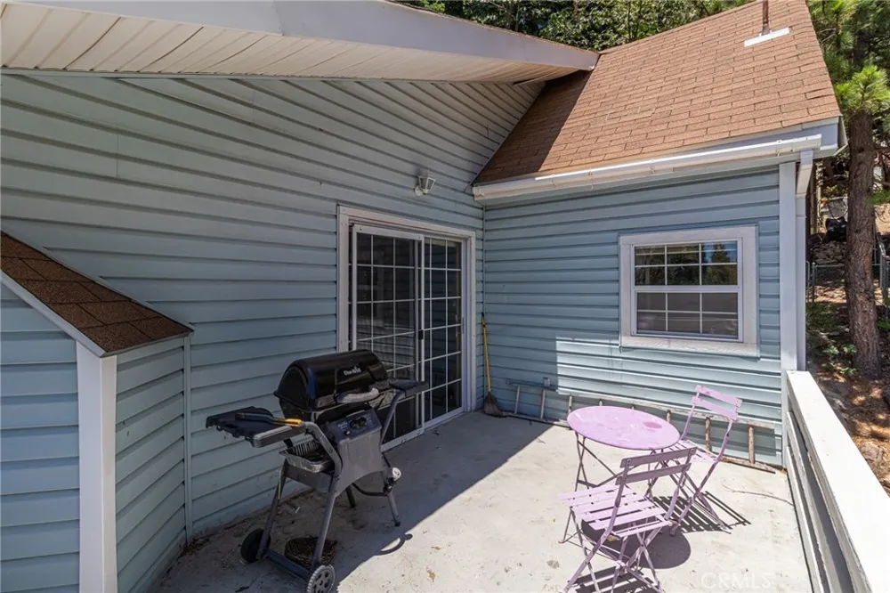 1223 Bear Springs Rimforest, CA 92378