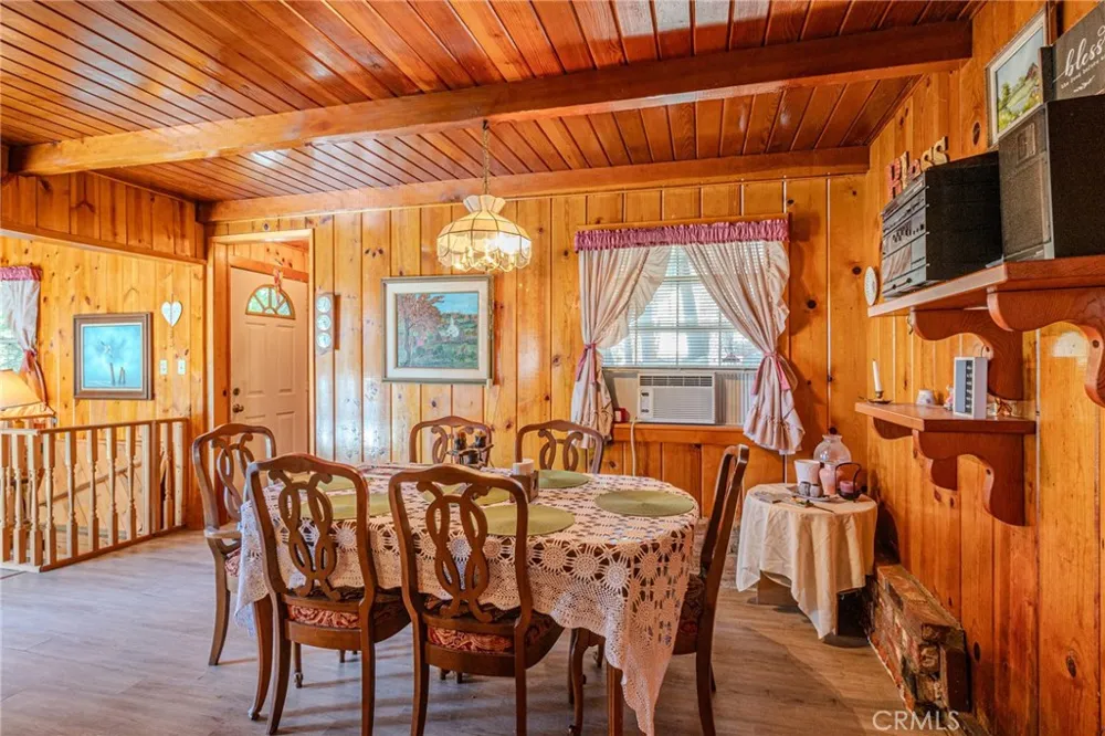 1223 Bear Springs Rimforest, CA 92378