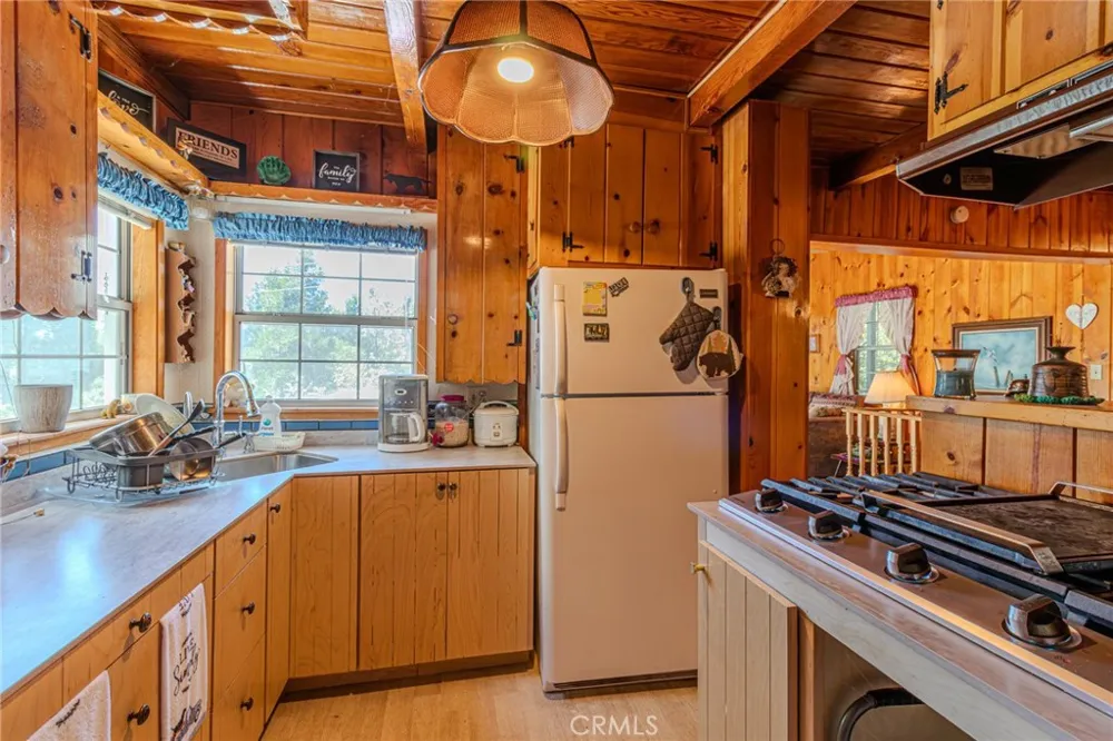 1223 Bear Springs Rimforest, CA 92378