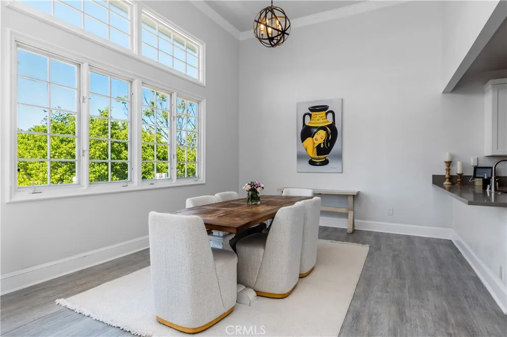 2254 The Terrace Los Angeles, CA 90049