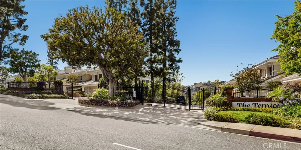 2254 The Terrace Los Angeles, CA 90049