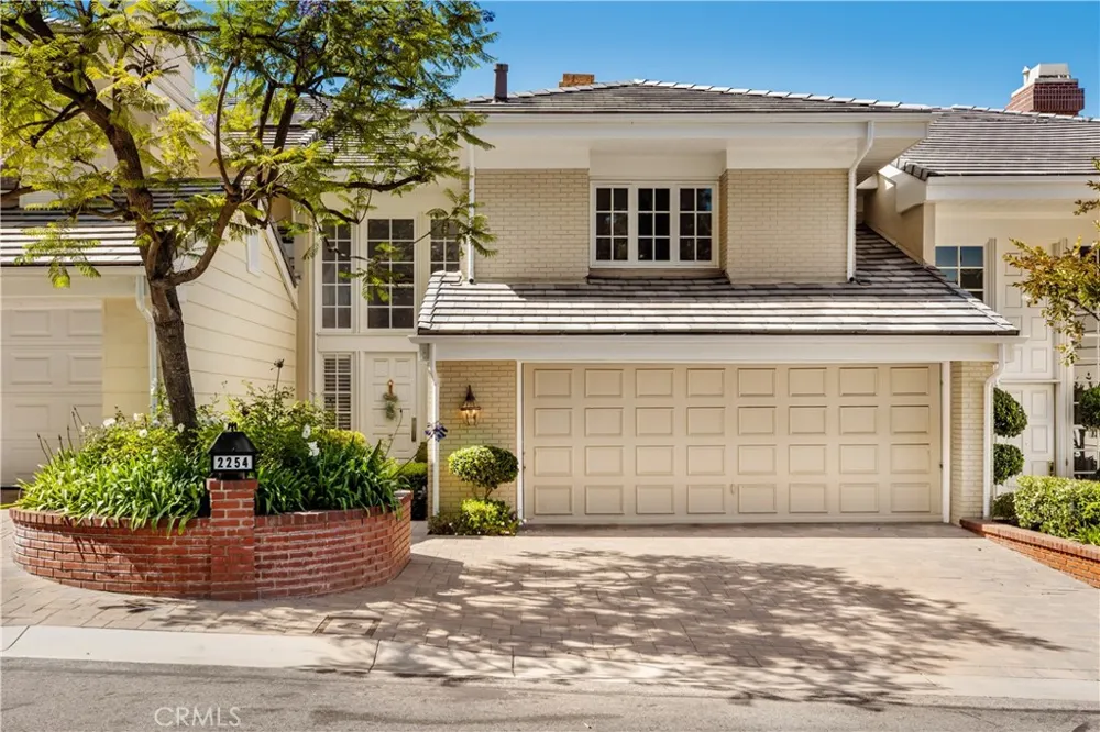 2254 The Terrace Los Angeles, CA 90049
