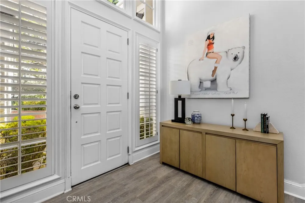 2254 The Terrace Los Angeles, CA 90049