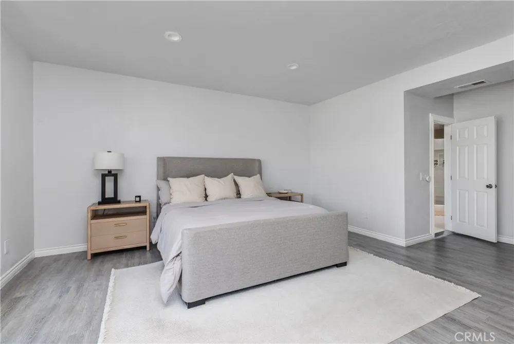 2254 The Terrace Los Angeles, CA 90049
