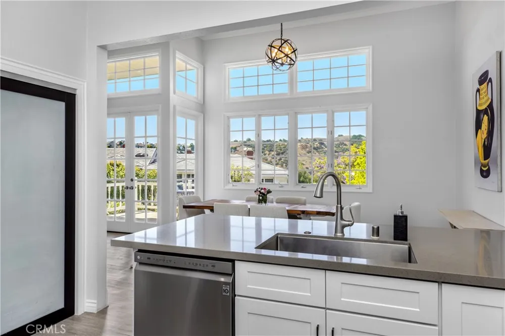 2254 The Terrace Los Angeles, CA 90049
