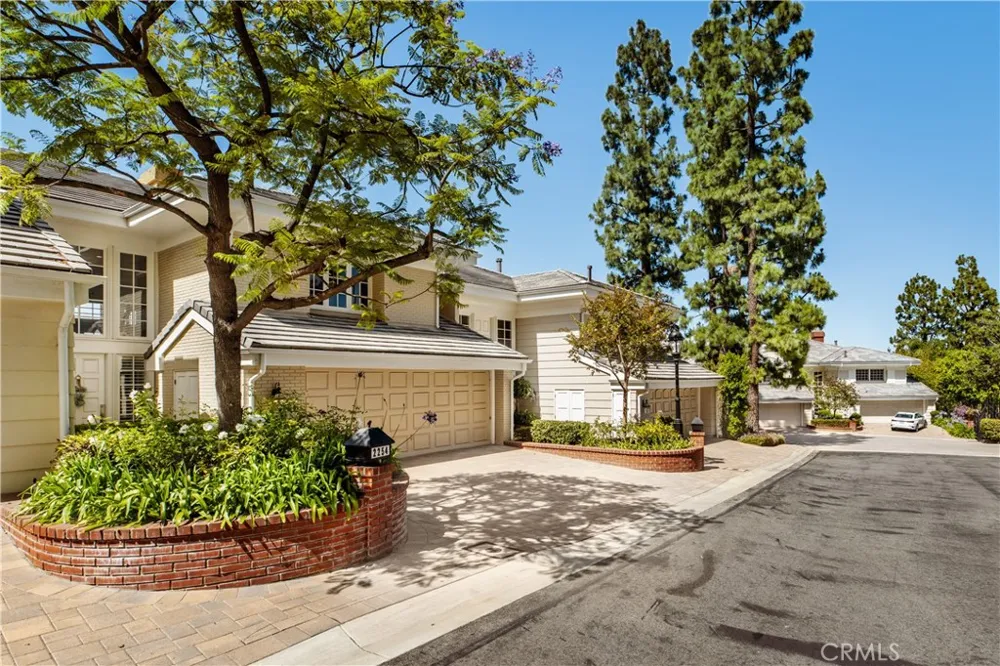 2254 The Terrace Los Angeles, CA 90049