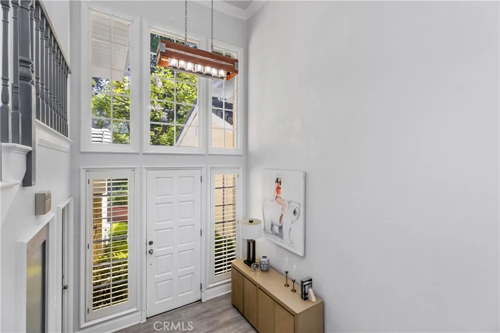 2254 The Terrace Los Angeles, CA 90049