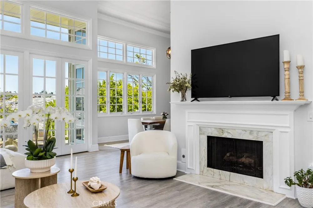 2254 The Terrace Los Angeles, CA 90049