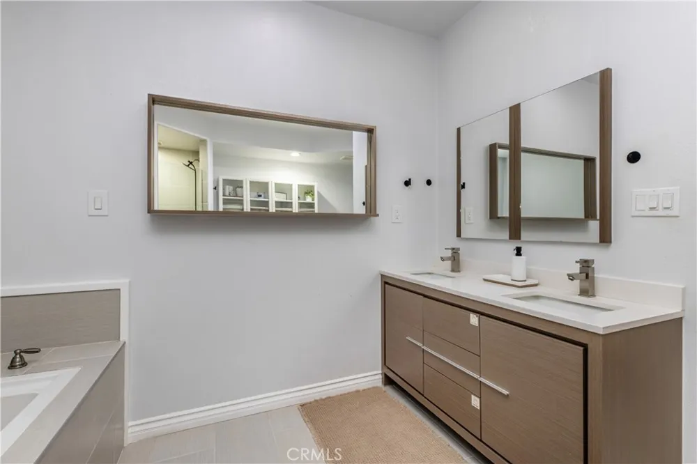 2254 The Terrace Los Angeles, CA 90049