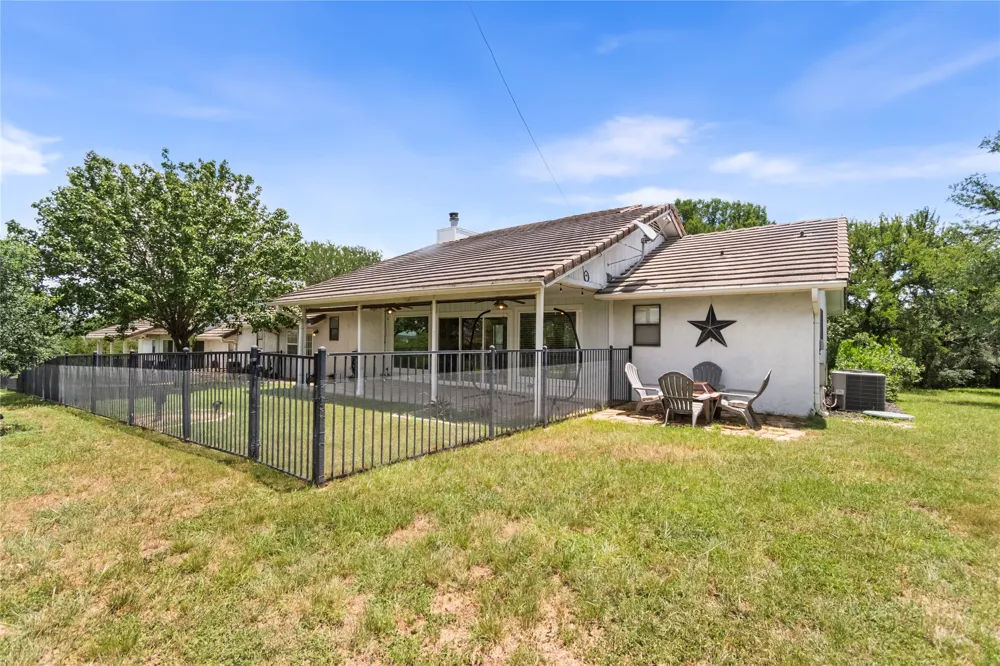 210 Teeoff #B Horseshoe Bay, TX 78657