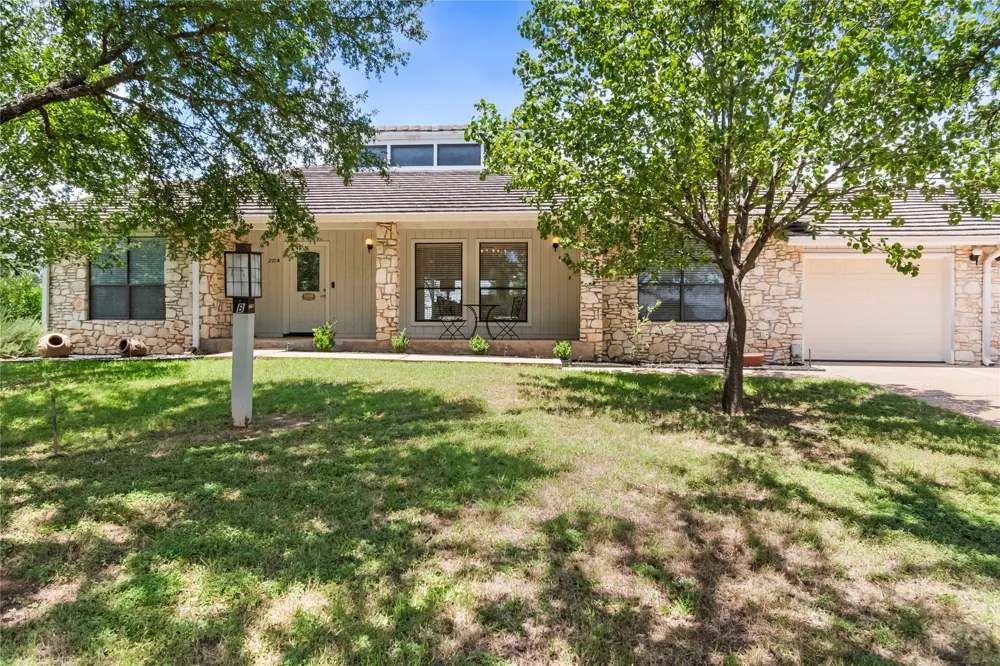 210 Teeoff #B Horseshoe Bay, TX 78657