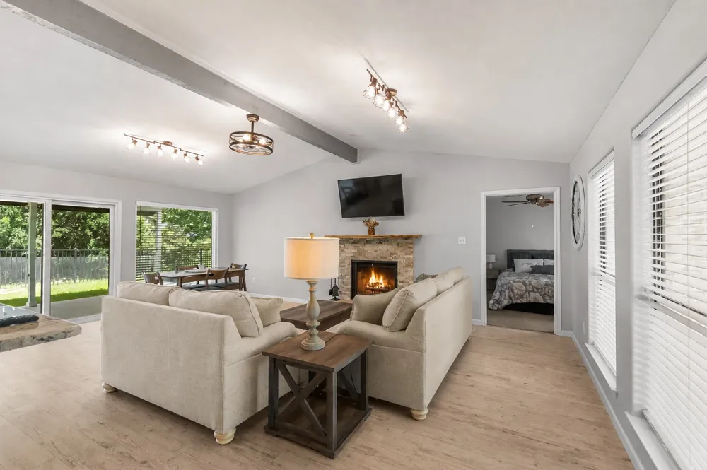 210 Teeoff #B Horseshoe Bay, TX 78657