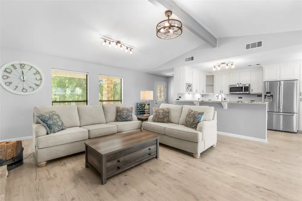 210 Teeoff #B Horseshoe Bay, TX 78657
