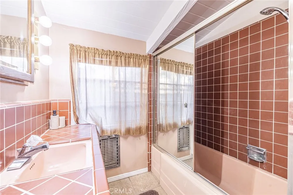 3339 E Avenue S Palmdale, CA 93550
