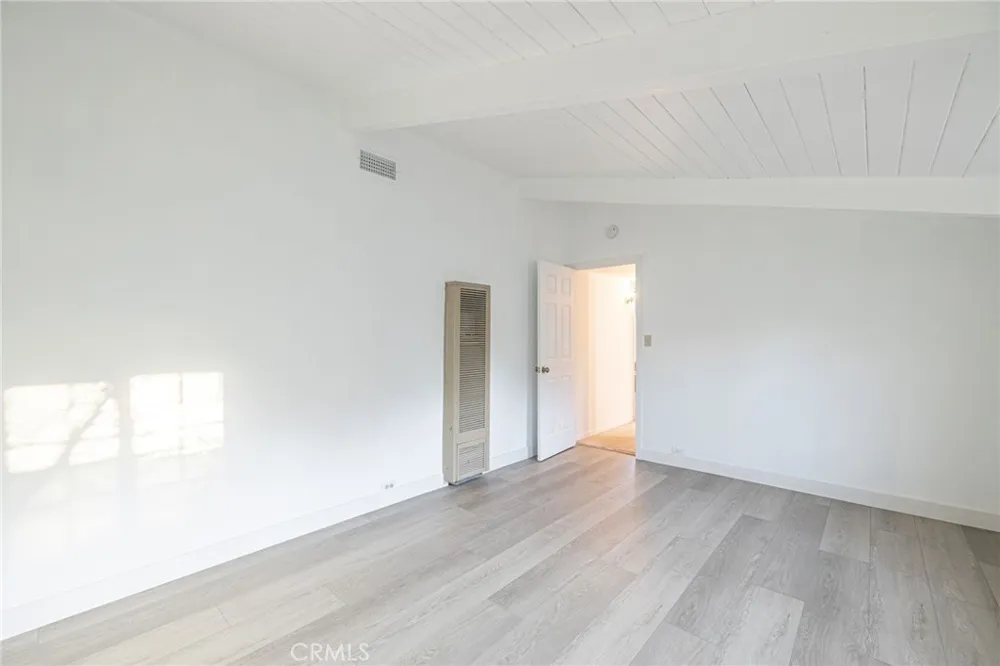 3339 E Avenue S Palmdale, CA 93550
