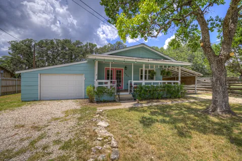 1685 LAKEVIEW DRIVE