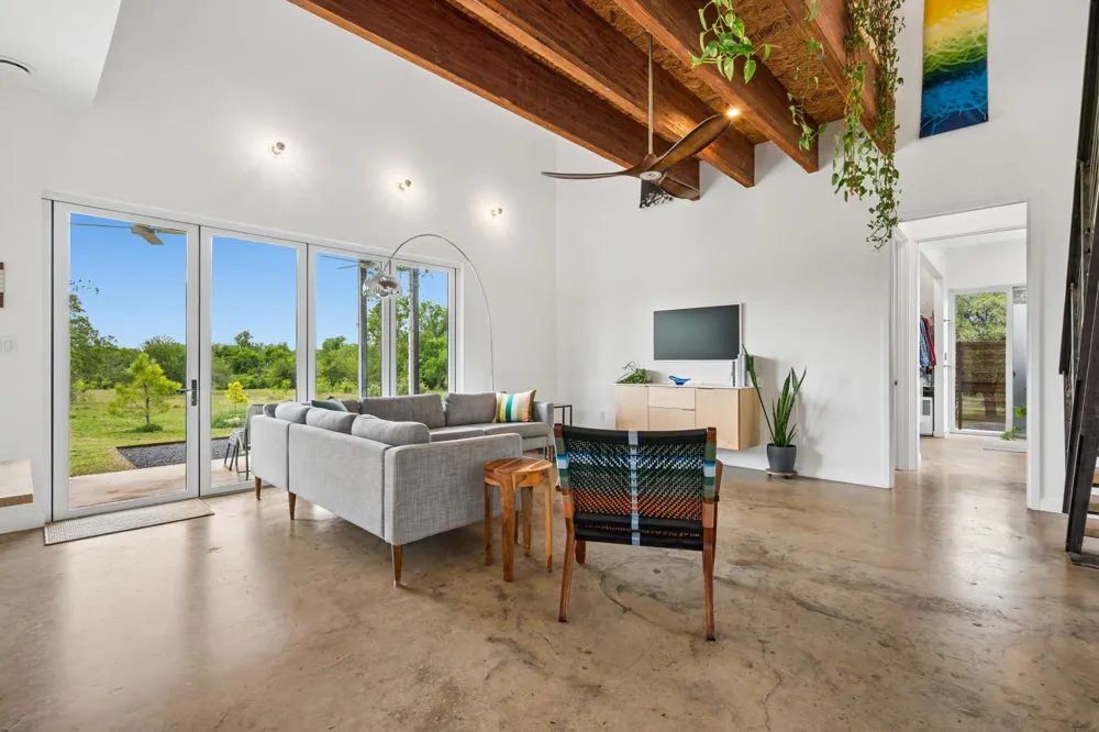 534 Old McDade Road Elgin, TX 78621