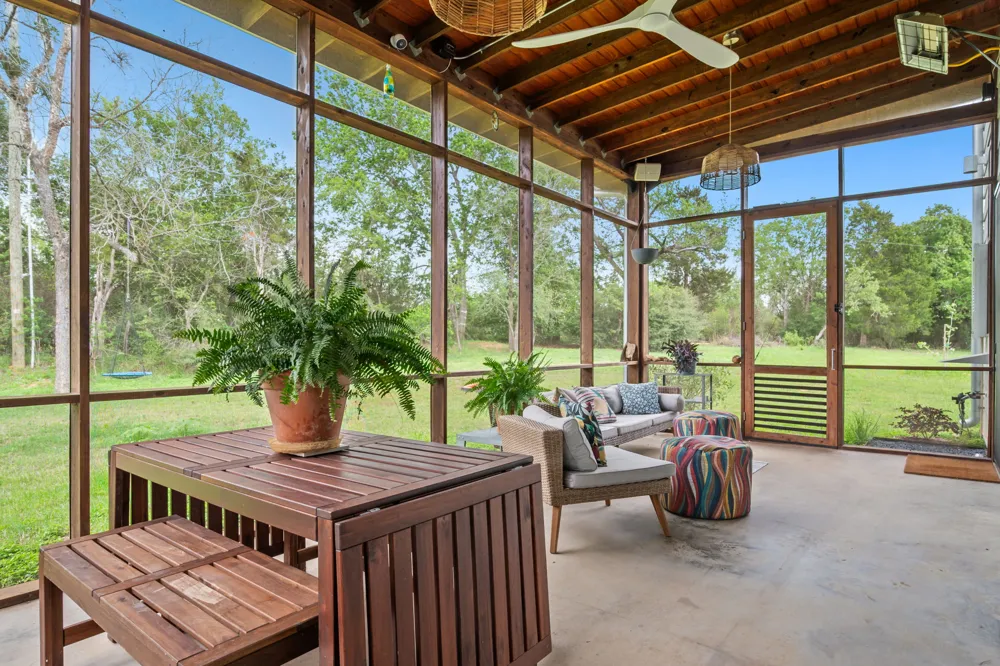 534 Old McDade Road Elgin, TX 78621
