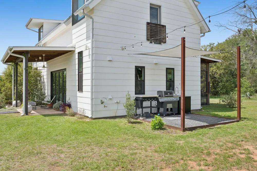 534 Old McDade Road Elgin, TX 78621