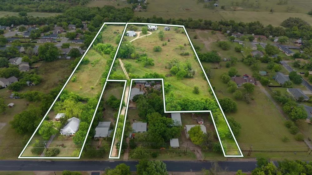 534 Old McDade Road Elgin, TX 78621