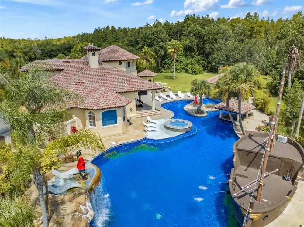19165 GERACI ROAD Lutz, FL 33558
