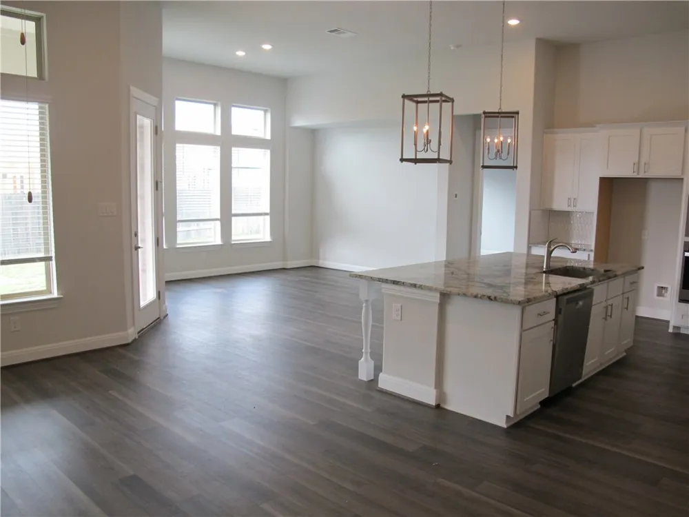 635 Spinnaker Loop Kyle, TX 78640