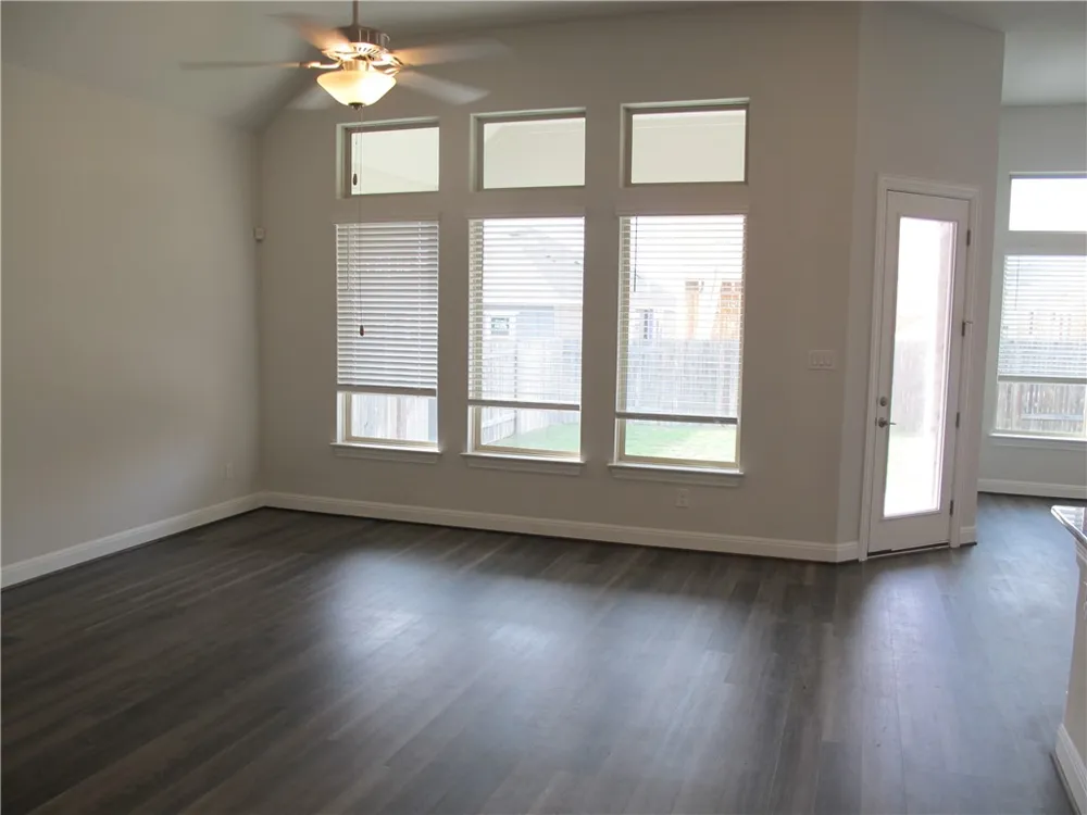 635 Spinnaker Loop Kyle, TX 78640