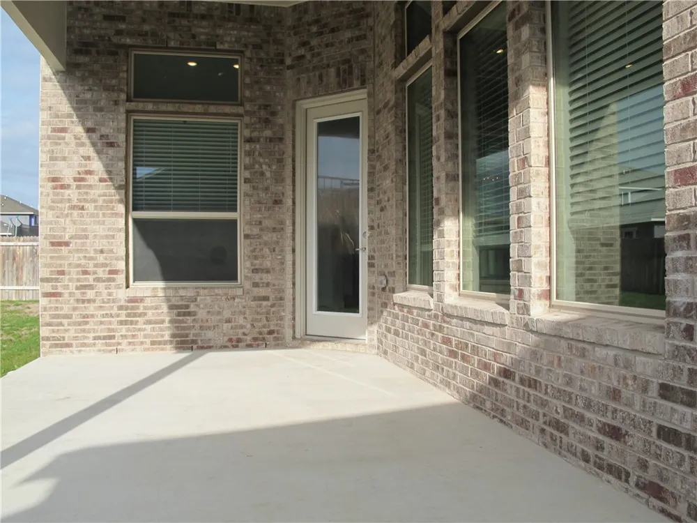 635 Spinnaker Loop Kyle, TX 78640