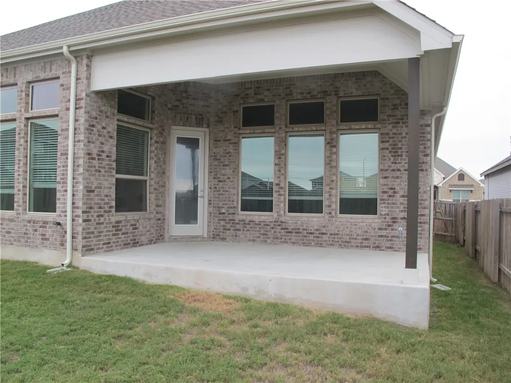 635 Spinnaker Loop Kyle, TX 78640