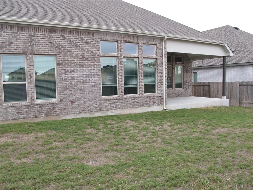 635 Spinnaker Loop Kyle, TX 78640