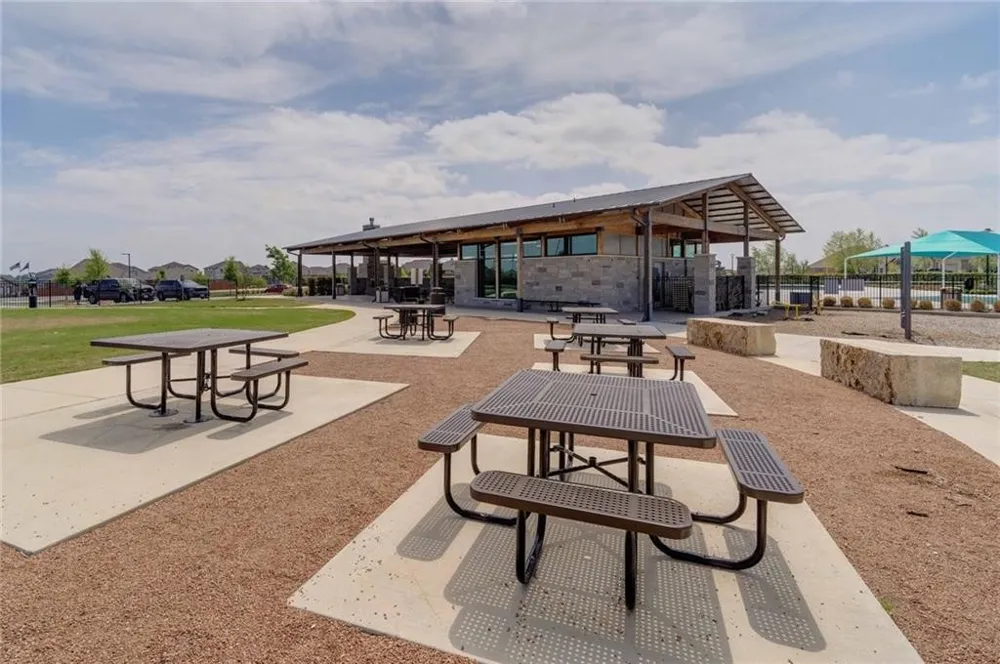 635 Spinnaker Loop Kyle, TX 78640