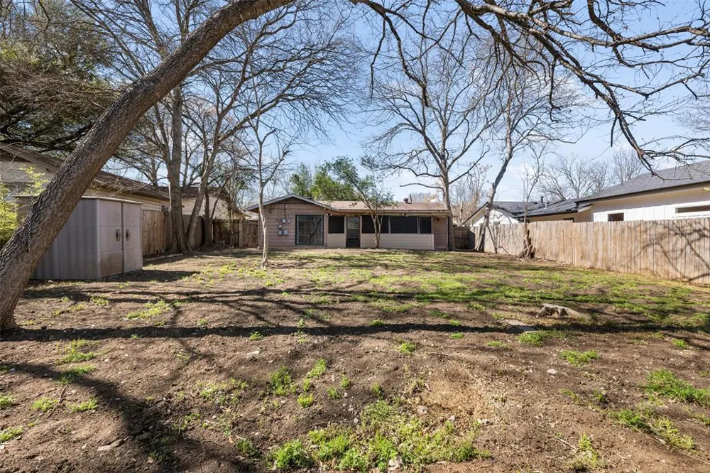 2705 Sherwood Lane Austin, TX 78704