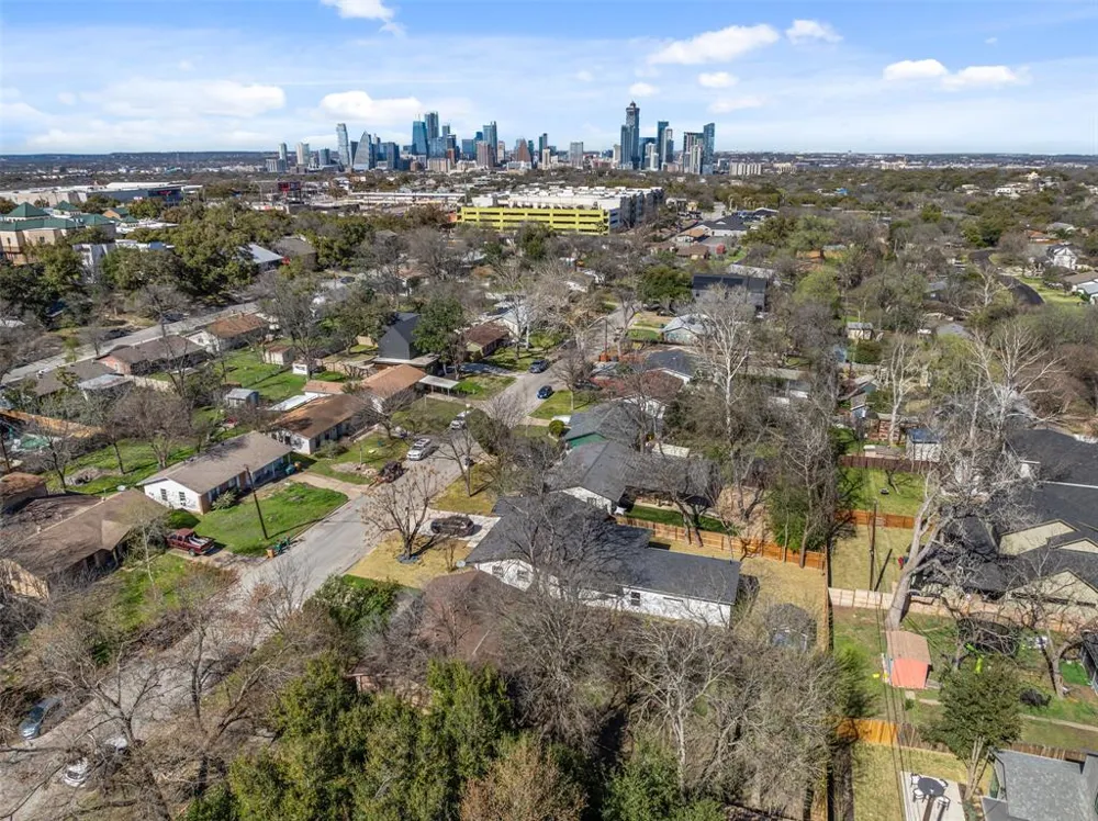 2705 Sherwood Lane Austin, TX 78704