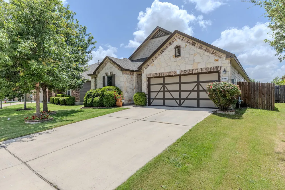 8080 Gato Lane Round Rock, TX 78665