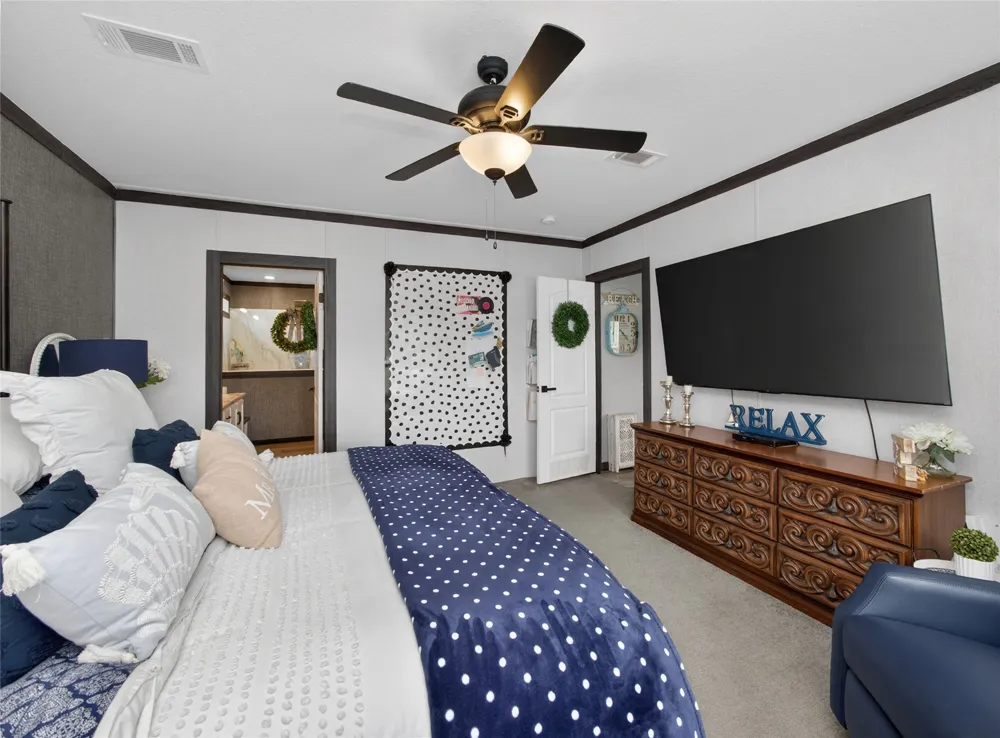 1686 FM 2104 Paige, TX 78659