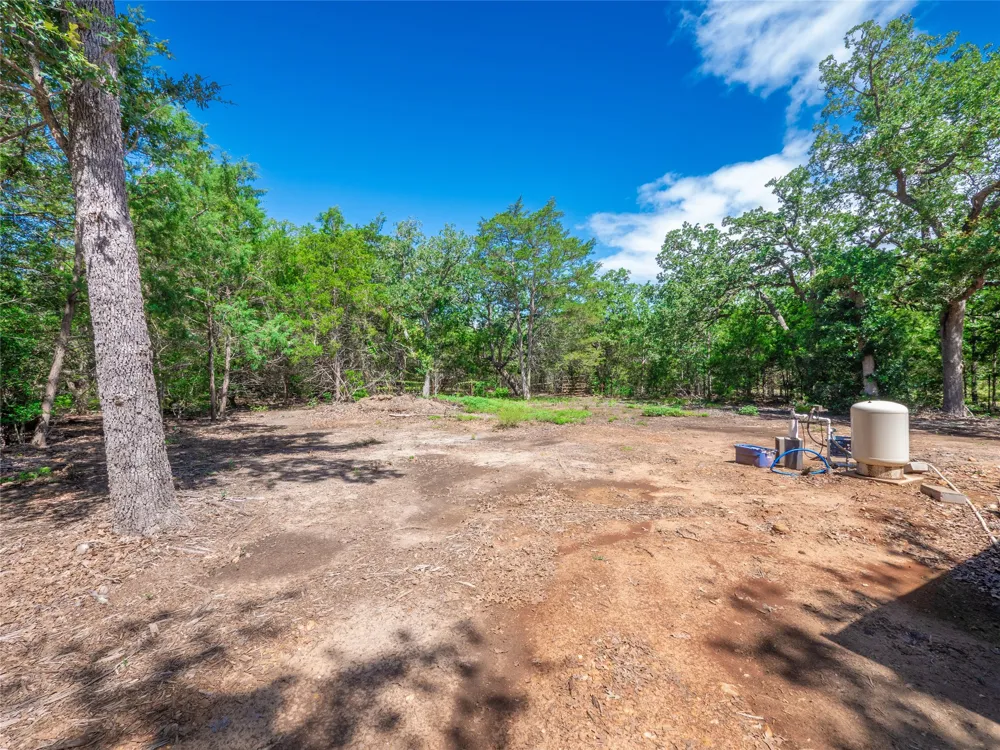 1686 FM 2104 Paige, TX 78659