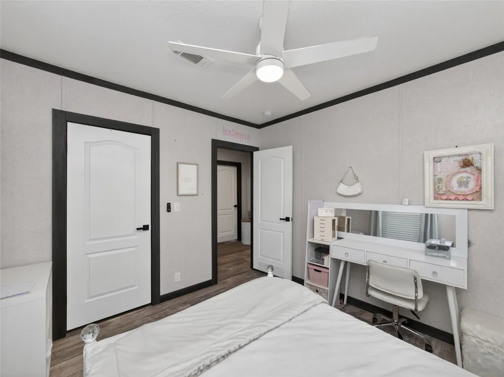 1686 FM 2104 Paige, TX 78659