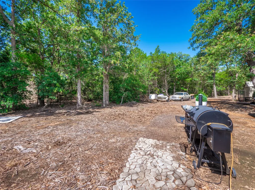 1686 FM 2104 Paige, TX 78659