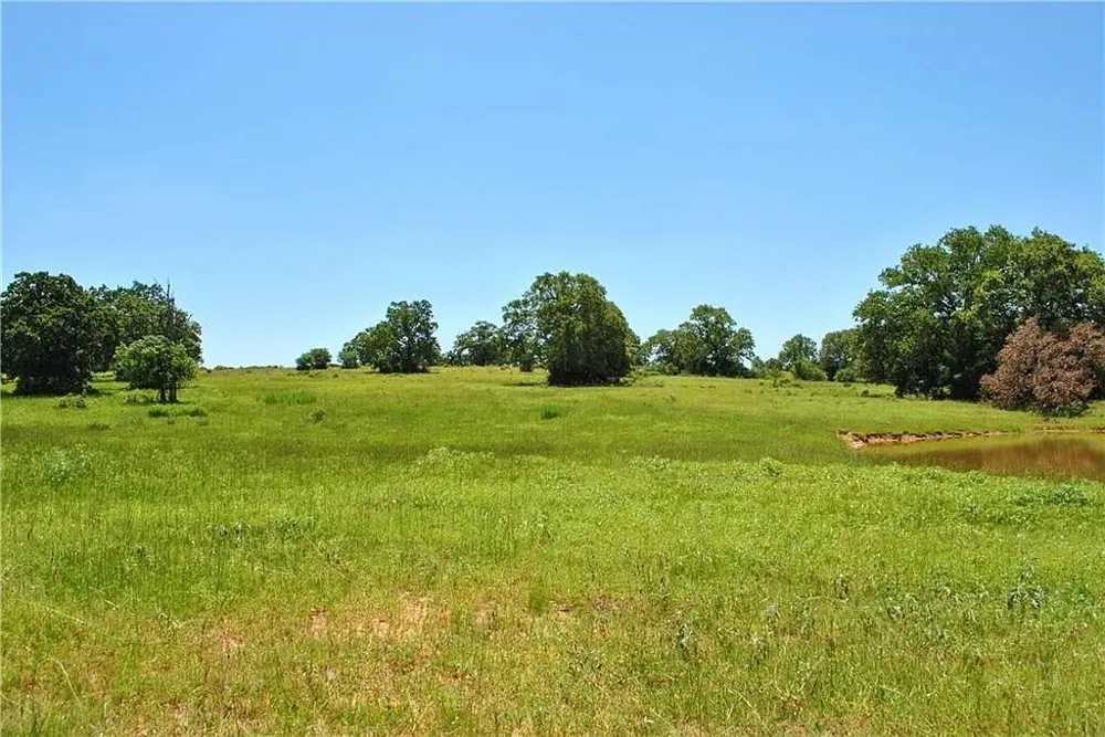 21741 E Interstate 10 Luling, TX 78648