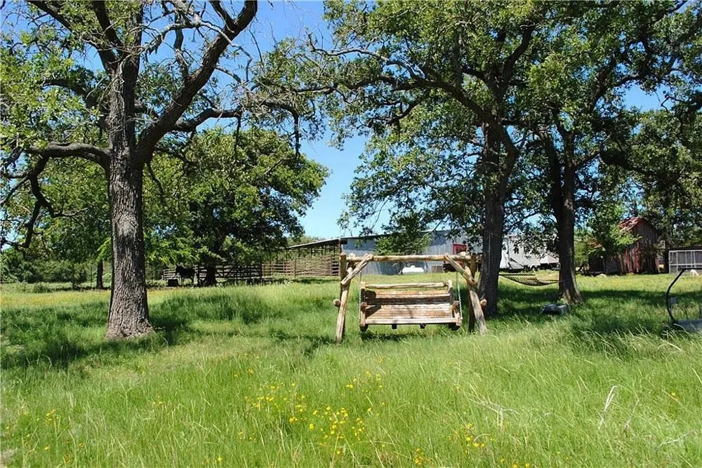 21741 E Interstate 10 Luling, TX 78648