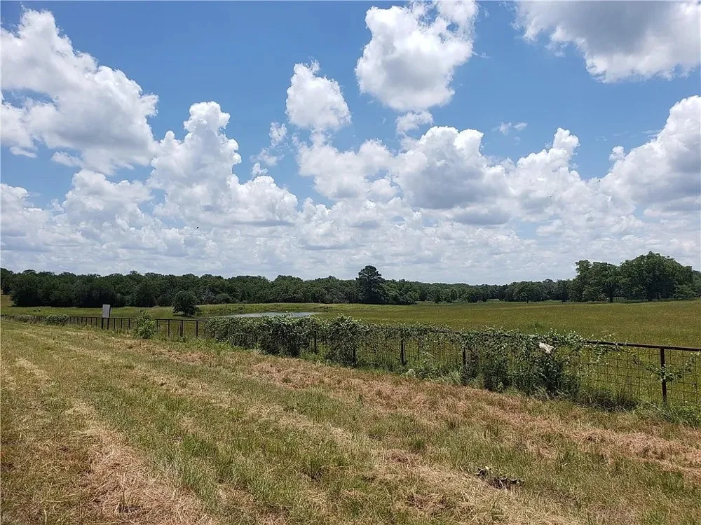 21741 E Interstate 10 Luling, TX 78648