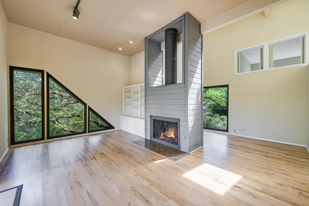 8804 Mountain Path Circle Austin, TX 78759