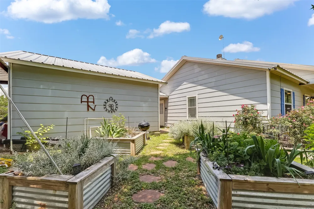 2271 County Road 112 Burnet, TX 78611