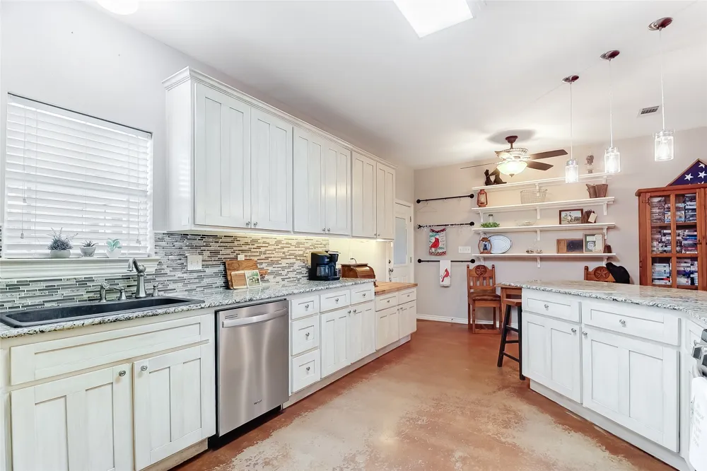 2271 County Road 112 Burnet, TX 78611