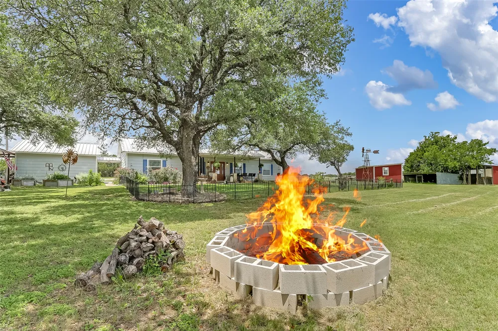 2271 County Road 112 Burnet, TX 78611