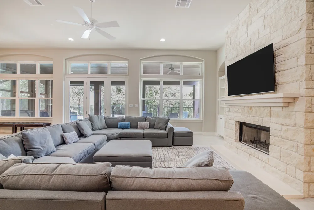 954 Covered Bridge Drive Driftwood, TX 78619