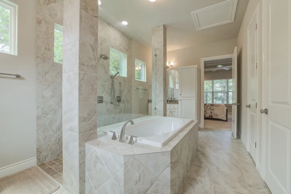 954 Covered Bridge Drive Driftwood, TX 78619