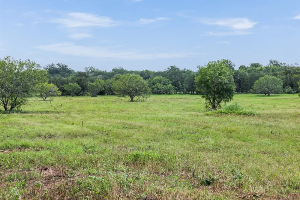 401 FM 672 Dale, TX 78616